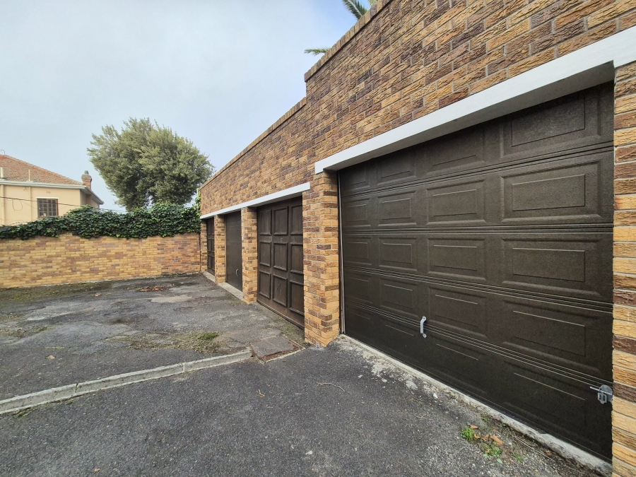 3 Bedroom Property for Sale in Wynberg Upper Western Cape